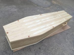 Cercueil en carton plaqué bois 