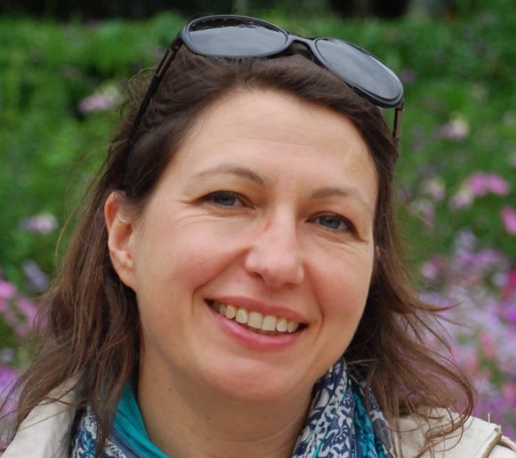Lara Maulny officiante laique et musicienne