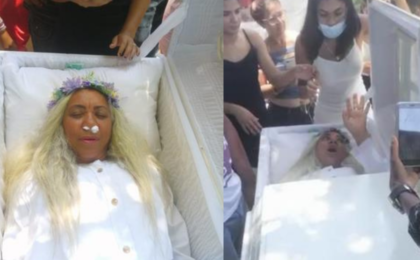 À 59 ans, elle organise ses funérailles de son vivant en se glissant dans son ...
