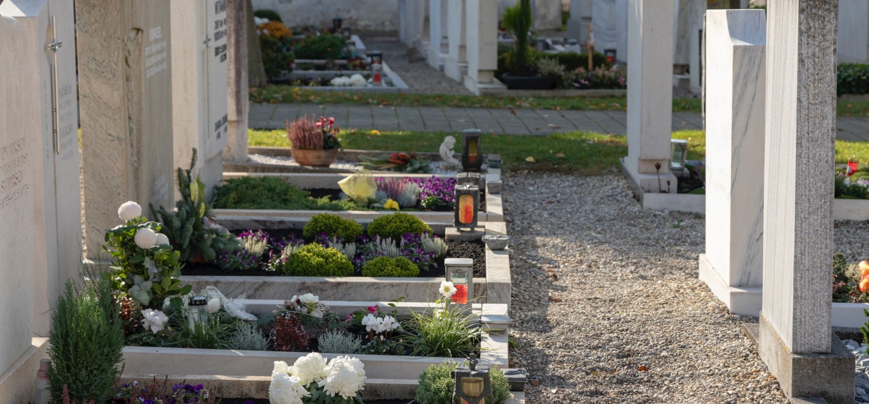 tombes fleuries cimetière