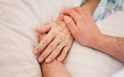 Proche en fin de vie : 5 conseils pour l’accompagner jusqu’à la fin