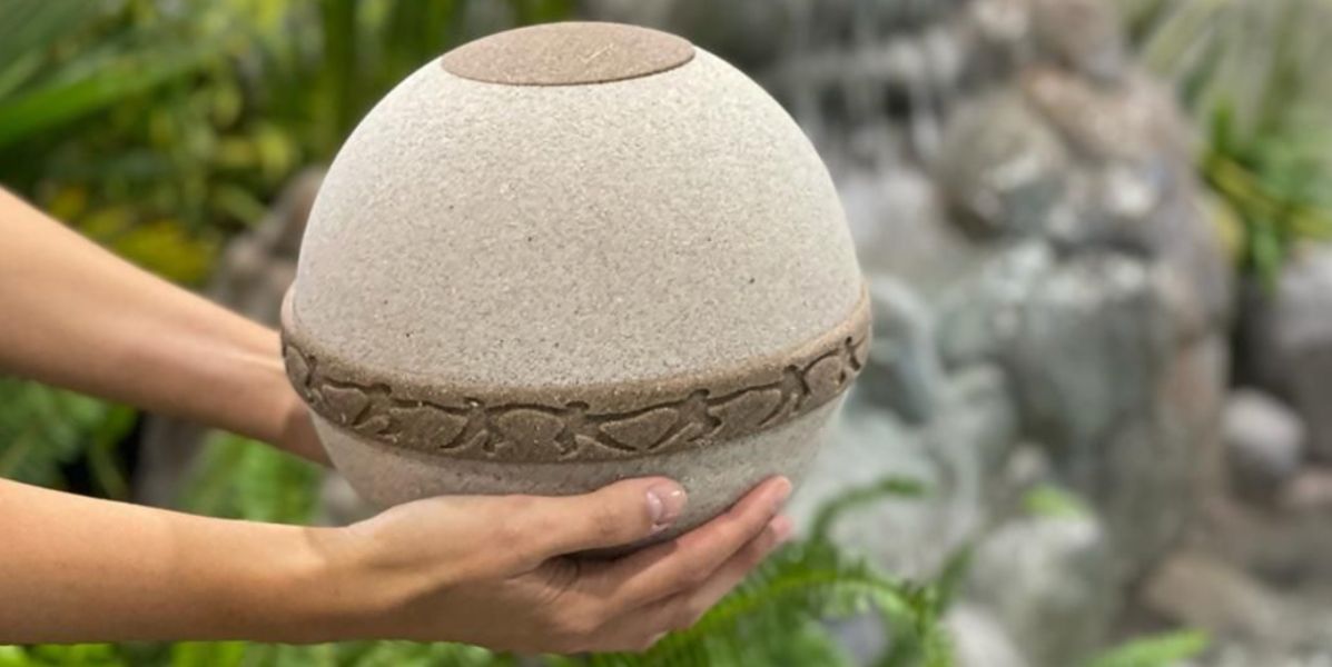 Urne biodégradable, dernier lieu de repos écologique