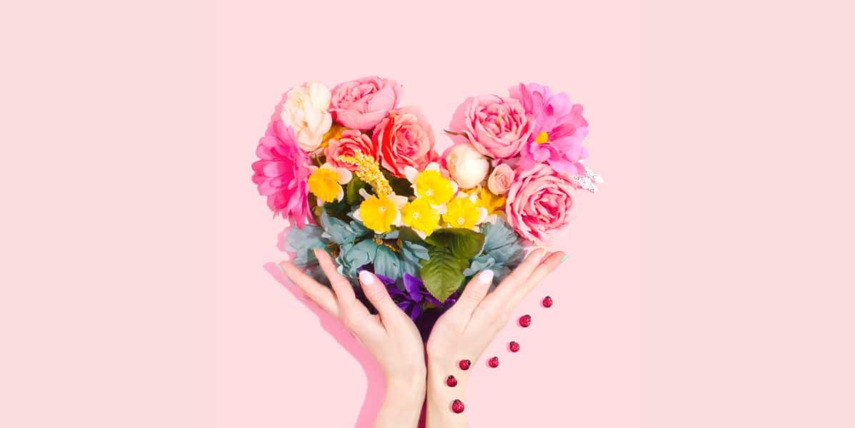 Bouquet de fleurs en forme de coeur
