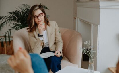 Deuil non fait : se libérer du poids d’un secret de famille avec la psychogénéalogie